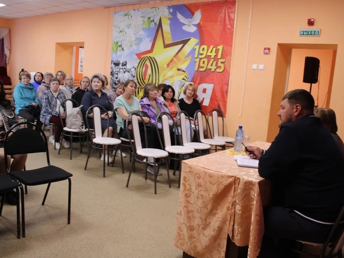 Глава округа встретился с жителями Бережного и Богородского.