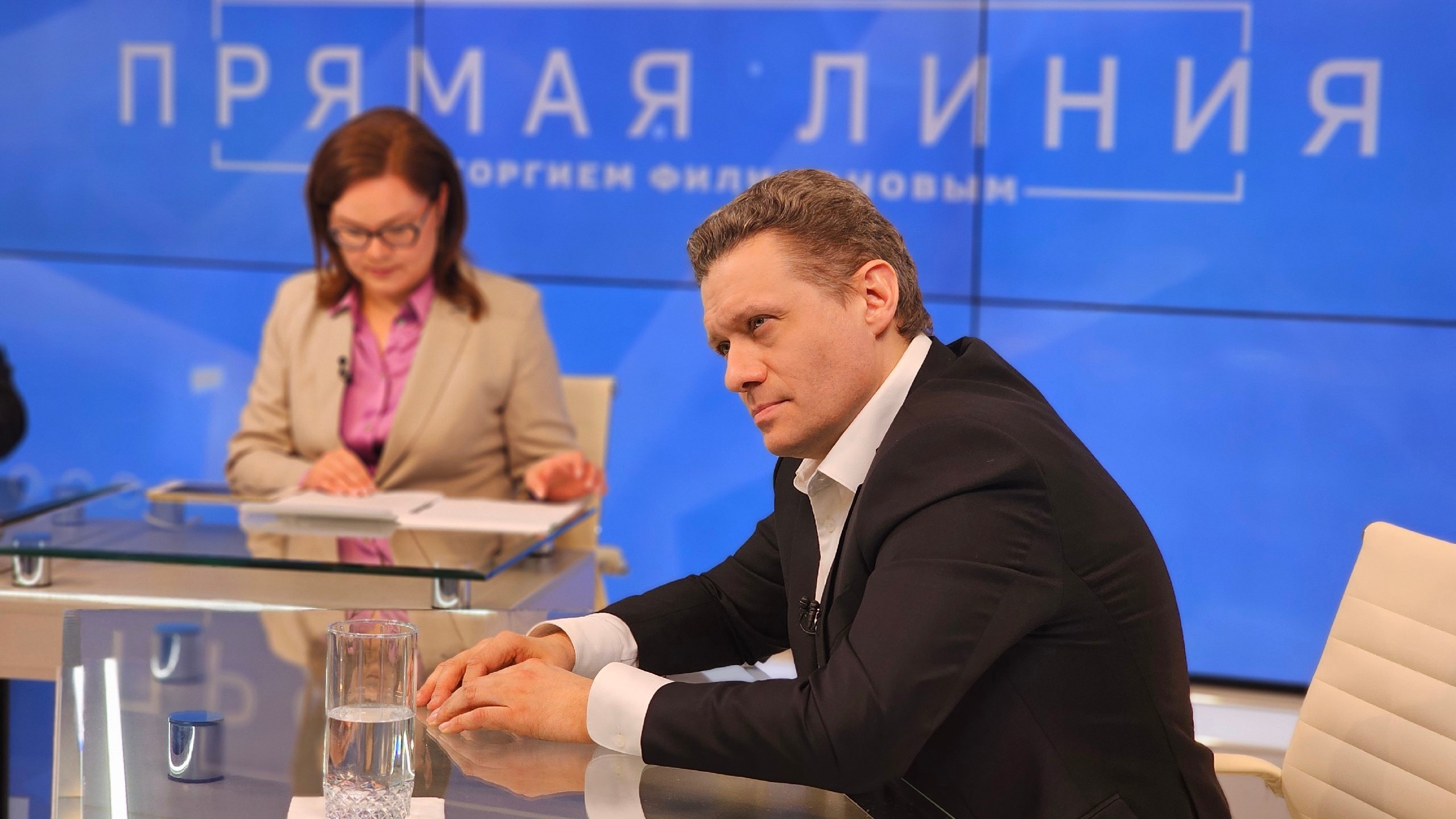Трансляцию «Прямой линии» с врио губернатора Вологодской области в социальных сетях посмотрели более 100 тысяч зрителей.